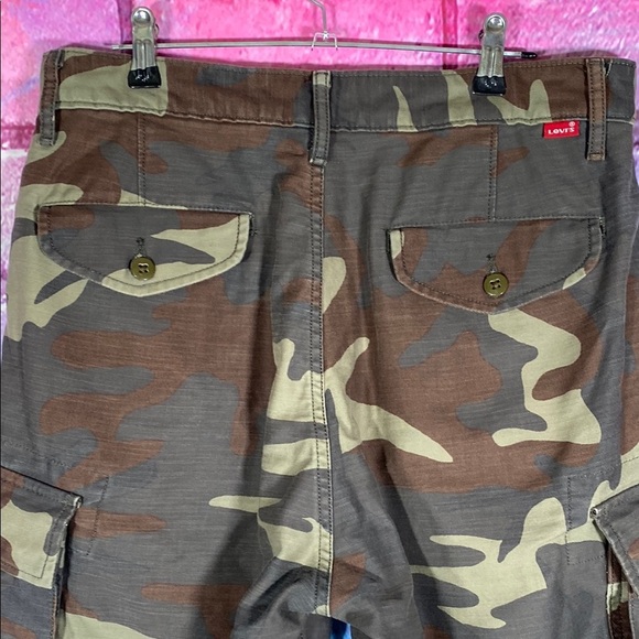 Levi Strauss & Co Men's Camo Shorts MultiPocket Green Size 29 Original Button - Picture 4 of 11